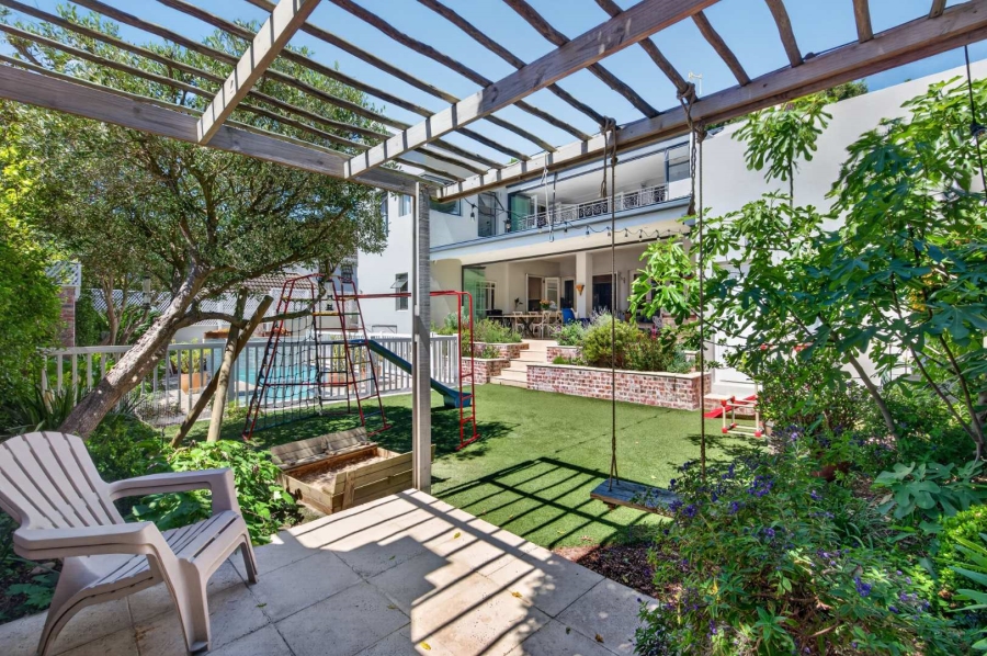 5 Bedroom Property for Sale in Claremont Upper Western Cape